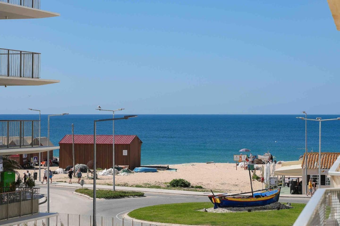Spacious Beach 2 Bedroom Apt Sleep6 By Promenade Armacao de Pera Bagian luar foto